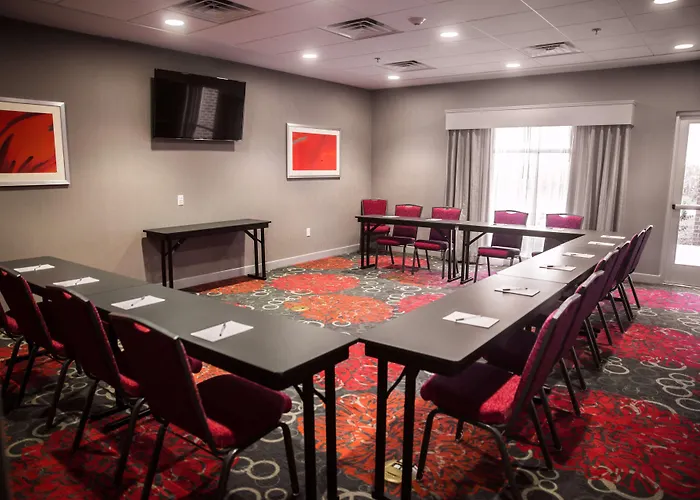 Hotel Hampton Inn-pontiac 3*