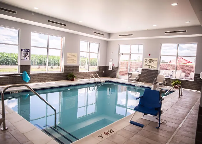 Hampton Inn-pontiac 3*
